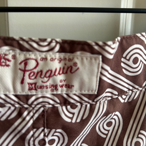 GUC Penguin brand swim trunks with liner, size 32. Drawstring waist. Velcro fly. - Picture 8 of 12